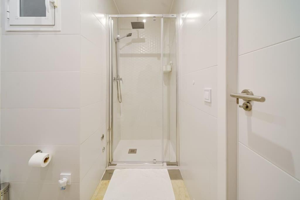 Encantador Apartamento Con Patio Малага Екстериор снимка